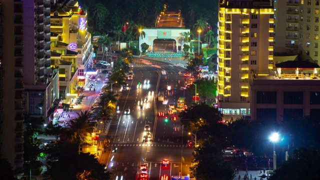 夜晚时间照亮三亚大东海度假岛交通街道屋顶全景4k海南中国视频素材