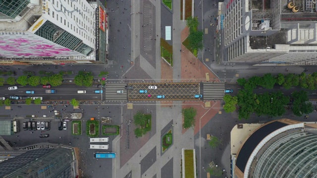 白天时间深圳市区著名商业交通街道高空俯视图4k中国视频下载