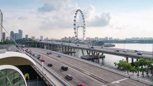 新加坡城市天际线高速公路上的交通延时视频下载