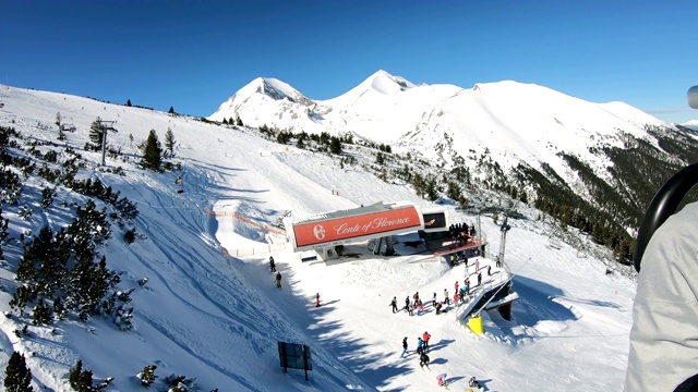 保加利亚班斯科滑雪缆车上站视频素材