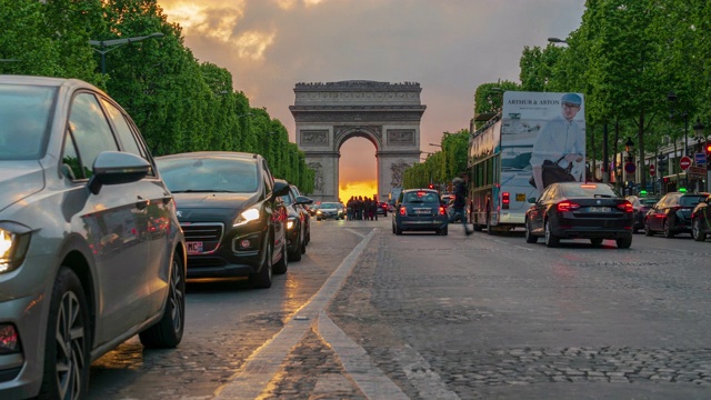 Arc de Triomphe纪念碑and大道园路É里斯é巴黎,在4k时代lapse视频素材