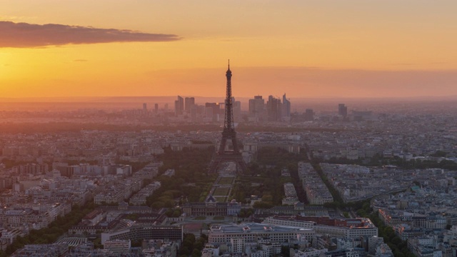 巴黎天际线黄昏到夜晚4k时间流逝(缩小)视频素材