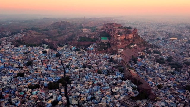 印度拉贾斯坦邦焦特布尔的蓝色城市和梅兰加尔堡视频下载