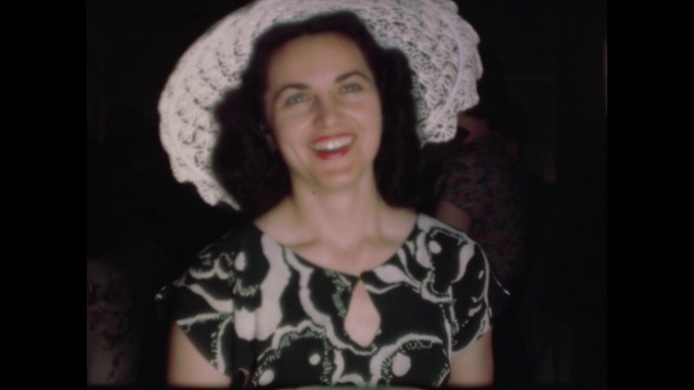 1947年家庭电影婚礼——宾客在接待处用餐视频素材