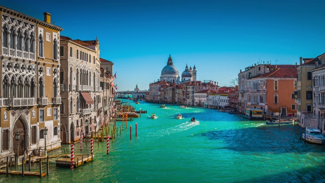 大运河和圣玛丽亚德拉礼炮教堂威尼斯意大利视频素材