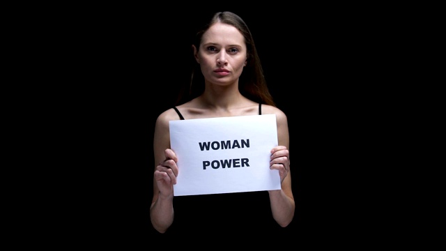 女性展示女性权力标志，性别平等，女性领导才能视频下载