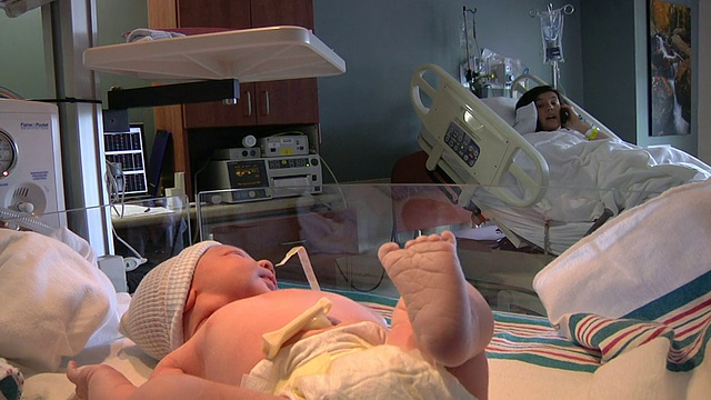 新生儿住院情况视频素材