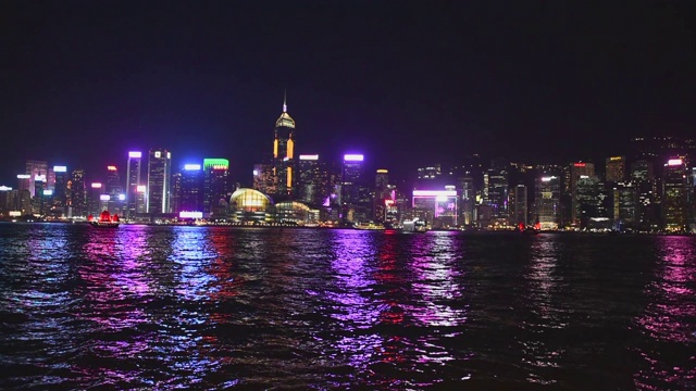 广角:照亮香港的建筑物视频素材