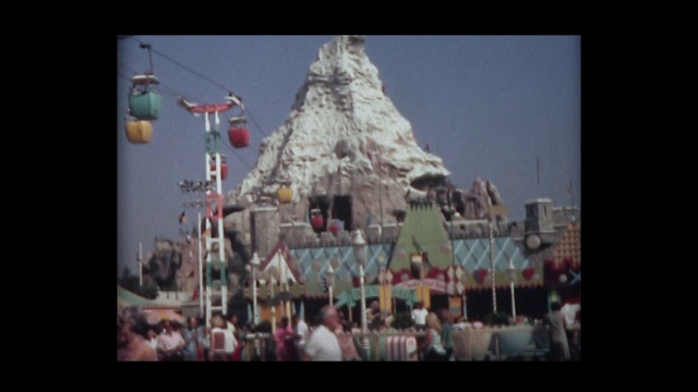 1966年一家在迪斯尼乐园视频下载