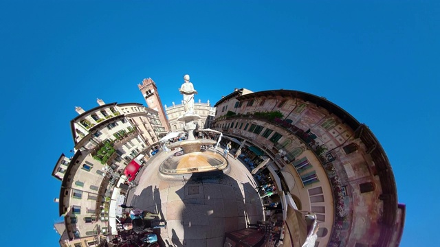 ZO / Piazza delle Erbe与喷泉圣母维罗纳与小星球效应视频素材