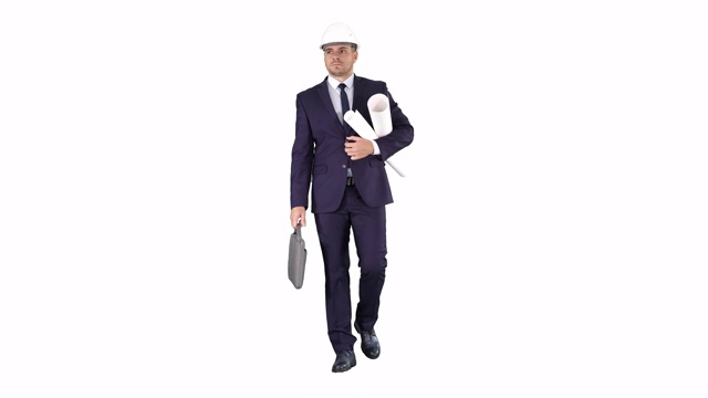 男建筑师穿着西装和安全帽走在蓝图和公文包在白色的背景视频下载