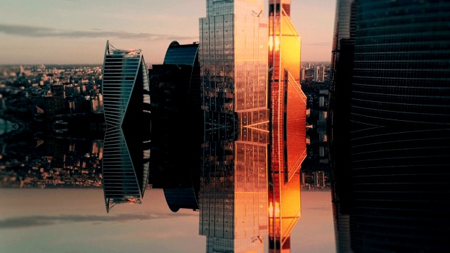 未来城市空中背景。镜面效果视频素材