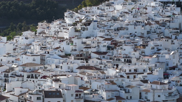 日落时分的白色房屋，典型的地中海城镇全景视频素材