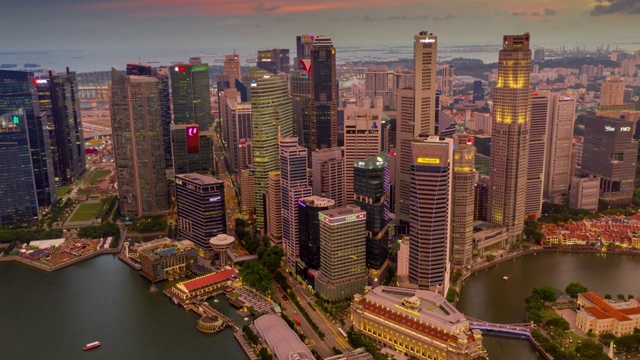 从白天到晚上，新加坡商业区的日落景象视频下载