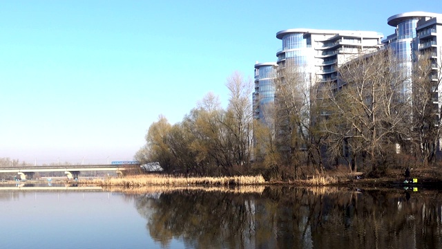 第聂伯河附近的住宅高层建筑视频素材