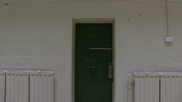 旧监狱门的照片视频素材