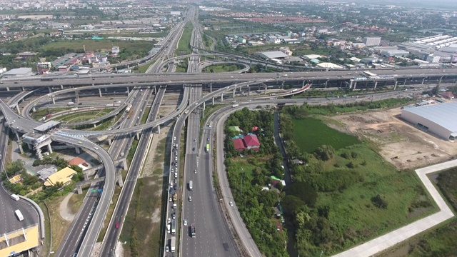 高速公路路口俯视图无人机镜头，航拍视频视频素材