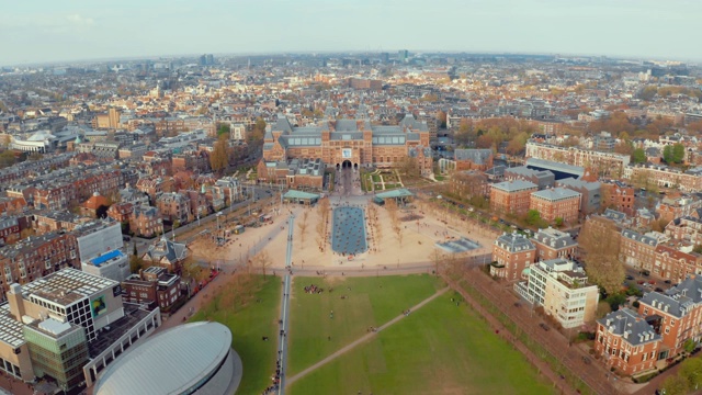 阿姆斯特丹风景名胜附近著名的博物馆视频素材