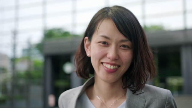 一个日本女商人的肖像视频素材