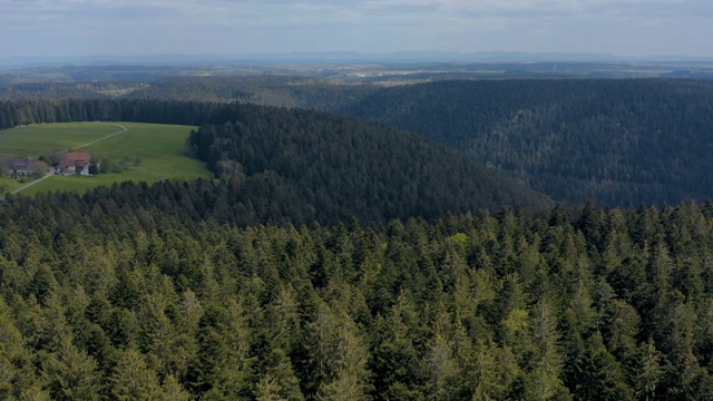 Aerial of Schömberg in the black forest Schwarzwald视频下载