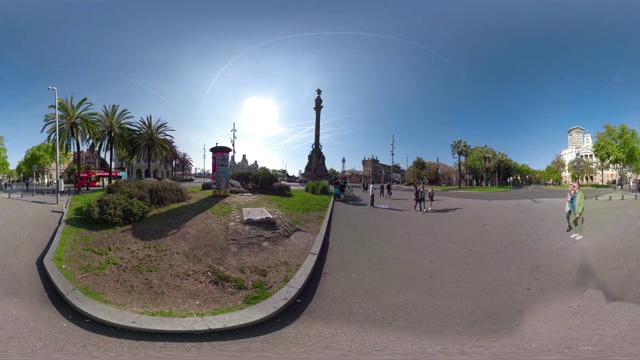 巴塞罗那兰布拉斯尽头的哥伦布纪念碑的360度视频。VR equirectangular全景视频素材