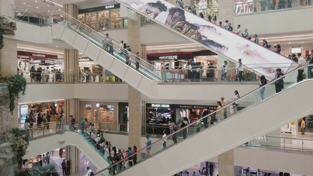 中国西安一家购物中心的内部设计。视频素材