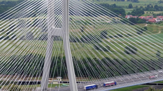 Rędziński桥的无人机镜头，请登录Wrocław。视频下载