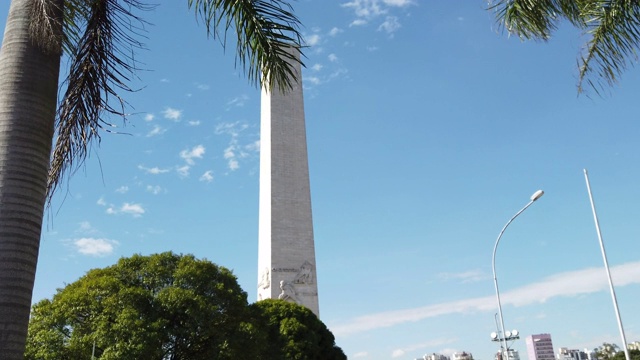 巴西圣保罗伊比拉普埃拉公园的方尖碑。视频下载