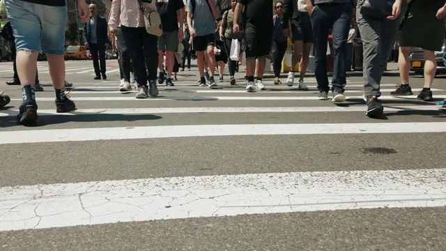 步行,人,低视角,在活动中视频素材