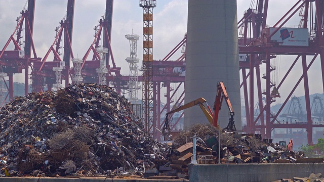 运输港口的电子废物转移和其他工作视频下载
