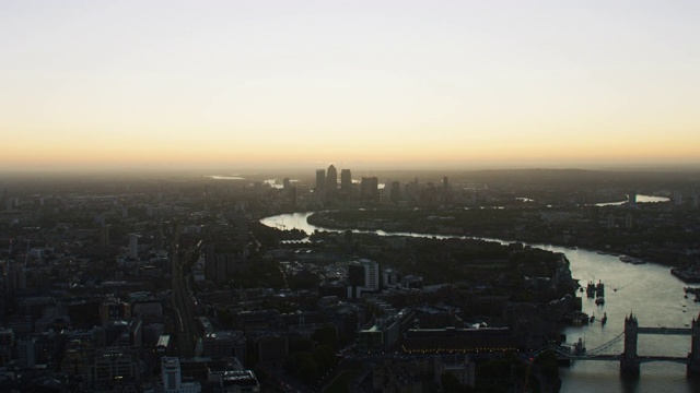 鸟瞰伦敦城市天际线金丝雀码头视频素材