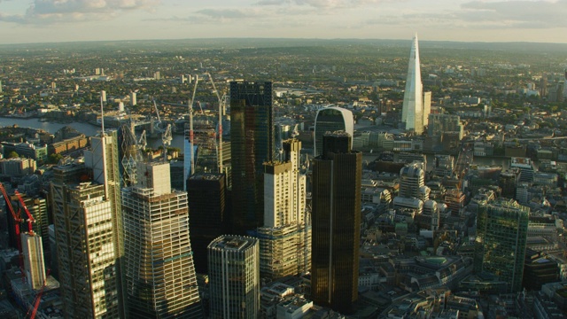 空中日落景观城市商业摩天大楼伦敦天际线视频素材