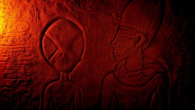 古埃及雕刻中的异形描绘视频素材