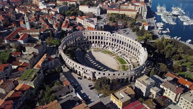 普拉罗马圆形剧场鸟瞰图。伊斯特里亚,克罗地亚视频素材