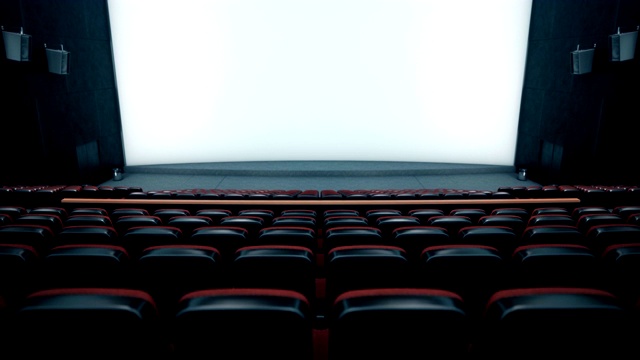 有空白屏幕和空座位的电影院大厅。现代设计与引人注目的照明，霓虹灯照明。墙上有音响系统。电影院大厅没有人。白色屏幕与复制空间，3D动画视频素材