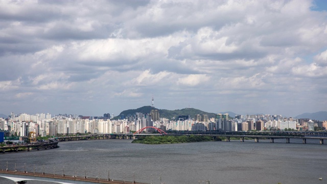 韩国汉江和首尔市区的巴姆岛视频下载