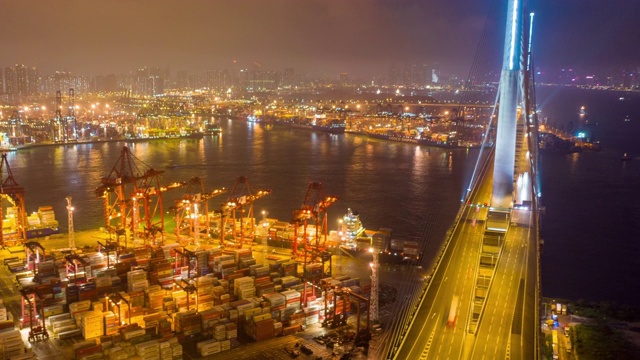 香港无人机在货柜码头及昂船洲大桥夜间的超延时拍摄视频素材