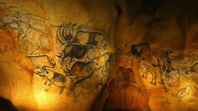 法国南部阿尔代什的肖维岩洞(里面有一些世界上保存最完好的具象岩洞壁画)视频下载