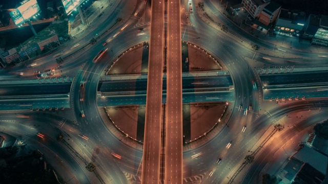 4K分辨率鸟瞰图延时或超延时道路交通十字路口。运输的概念。连接与网络技术视频素材
