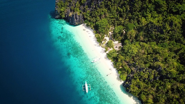 巴拉望恩塔卢拉海滩菲律宾恩塔卢拉岛空中4K视频视频下载