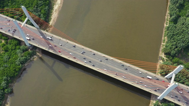 无人机景观公路桥河。区域景观城市道路景观视频素材