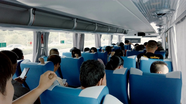 中国西安，与乘客从巴士内观看。视频下载