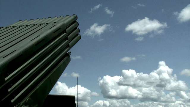 火箭发射器在战斗位置(延时)视频素材