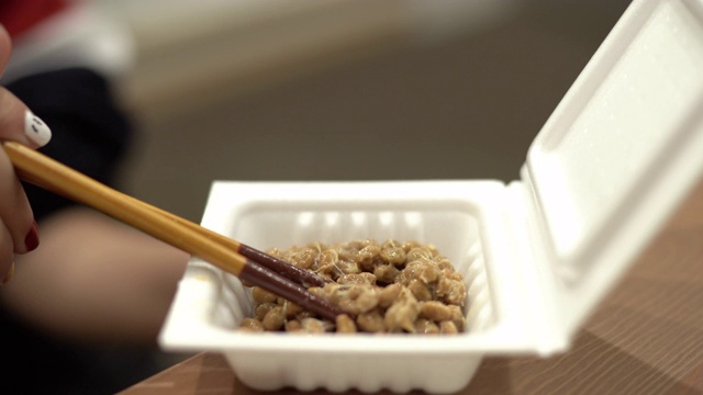 用筷子吃纳豆视频下载