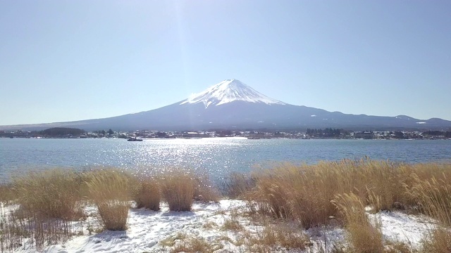 冬天的富士山覆盖着日本视频下载