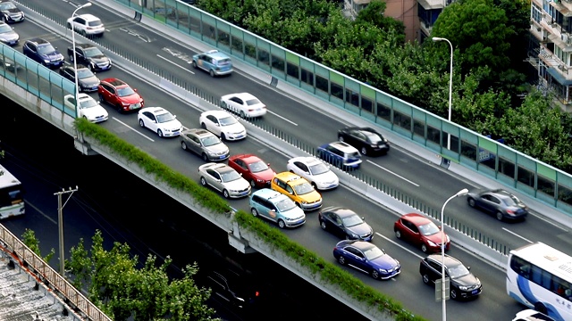 高清视频:汽车在高架道路上行驶视频下载