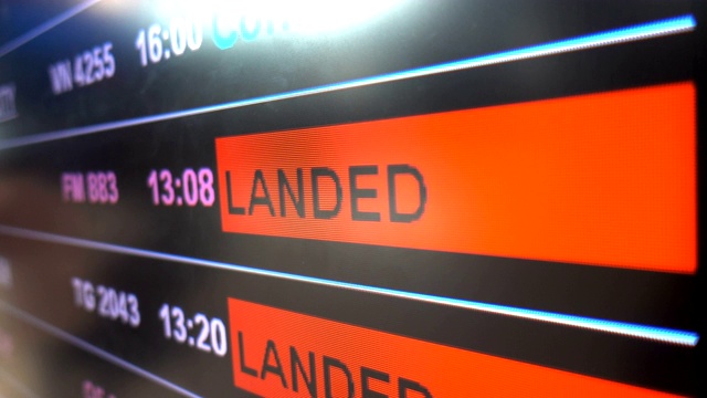 有着陆航班的航班信息板视频下载