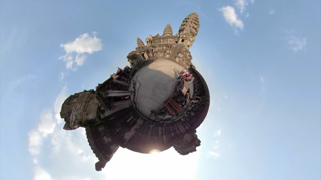 人们带着小星球效应参观吴哥窟寺庙视频素材