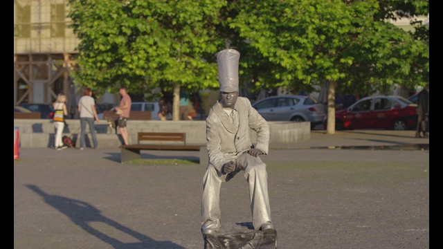 城市里的活雕像视频素材