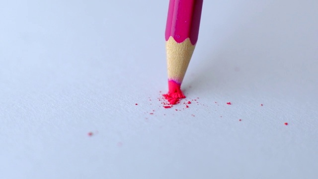彩色铅笔头折断视频下载